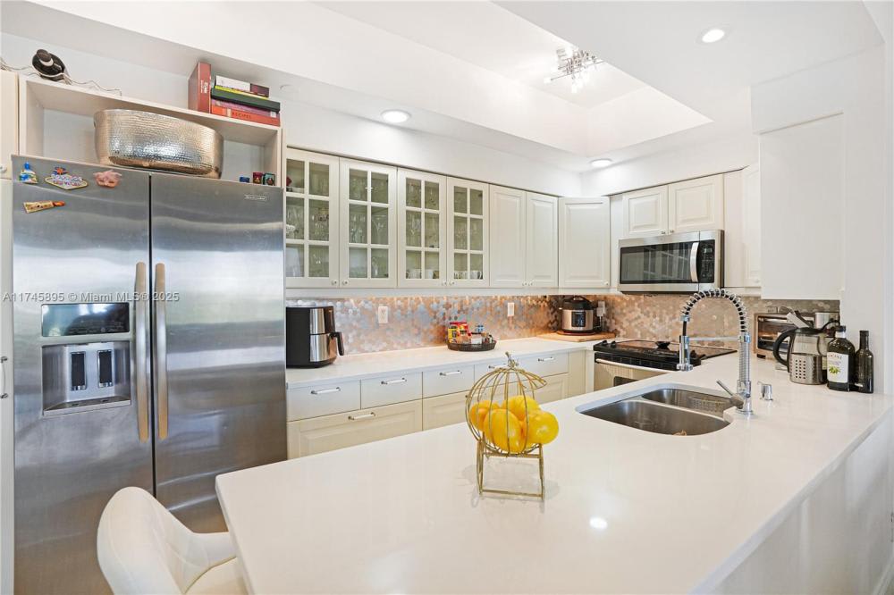 3700 Island Blvd – photo 2