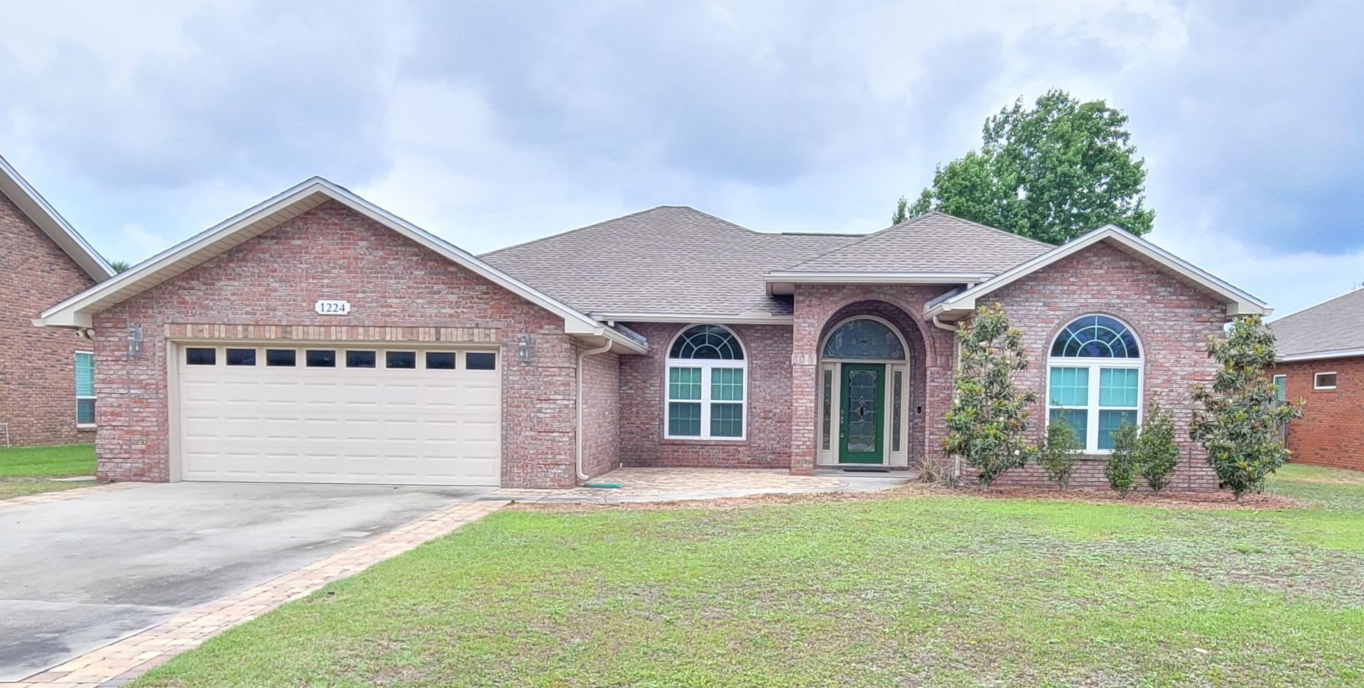Lynn Haven! Custom Built Brick Home! 4 bedroom 2.5 Bath 2 Car Garage – photo 1