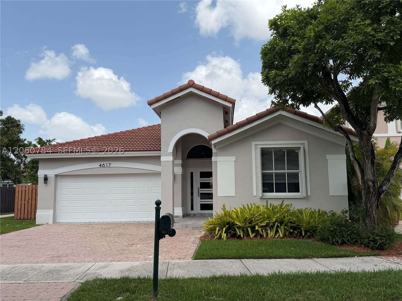 4617 Nw 96Th Ave – photo 3
