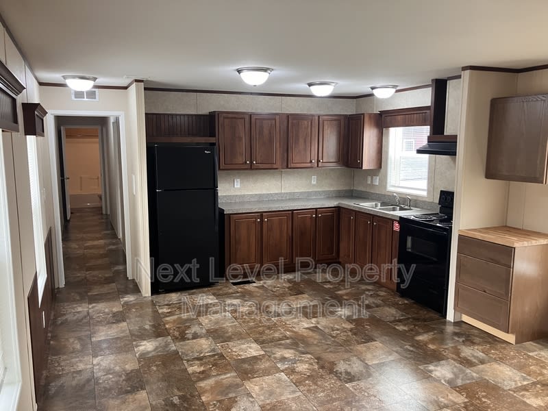2115 Hwy 2 E – photo 2