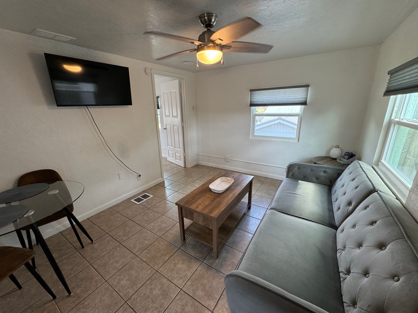 1 Bedroom, 1 Bath Furnished Apartment in Branford – photo 5