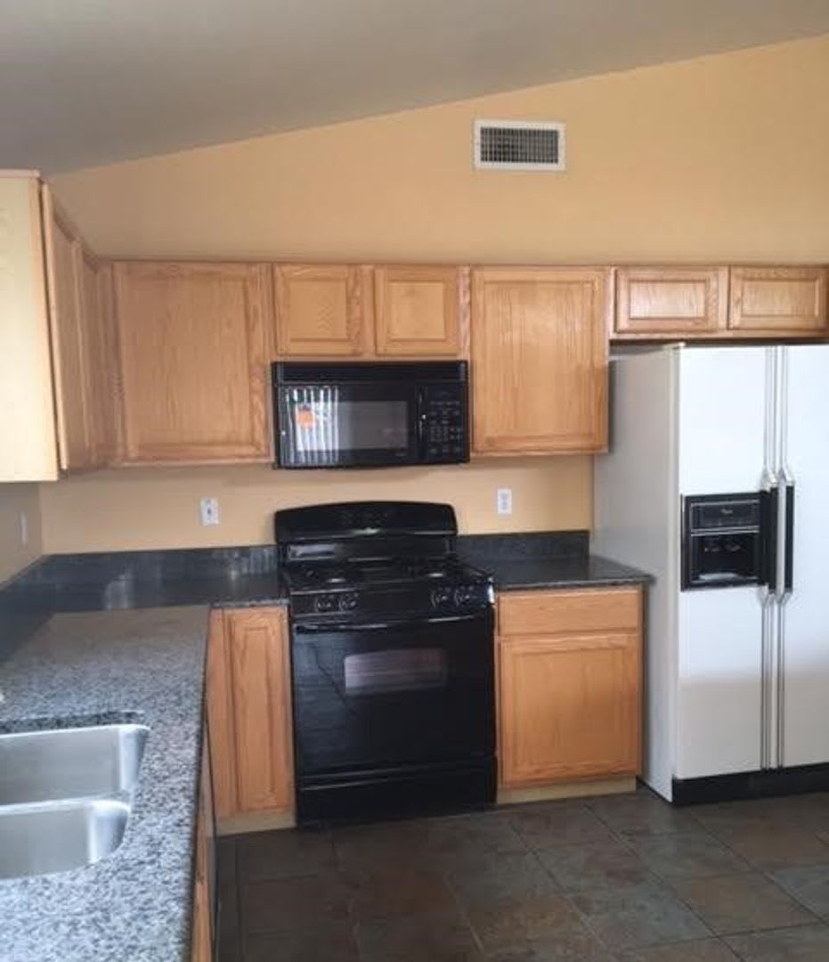 Discover Modern Comfort at 7078 W. Hunnington Drive – photo 2