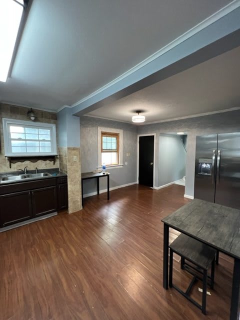 1112 East Colvin Street – photo 2
