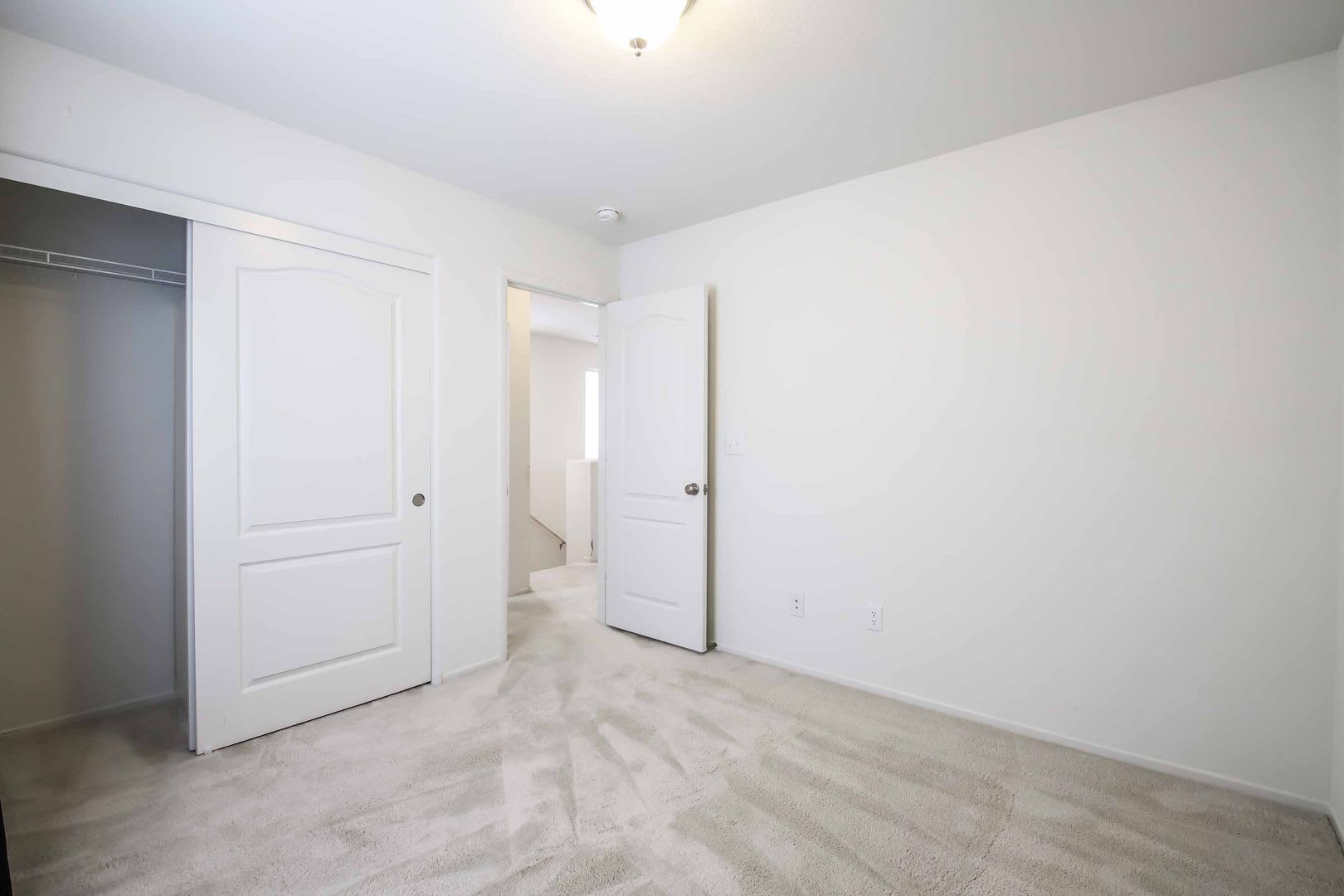 Stylish Gated Henderson Home with Loft & Community Pool! – photo 5