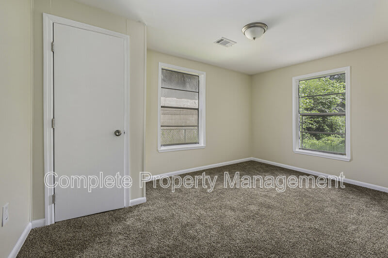 18 Center Street – photo 2