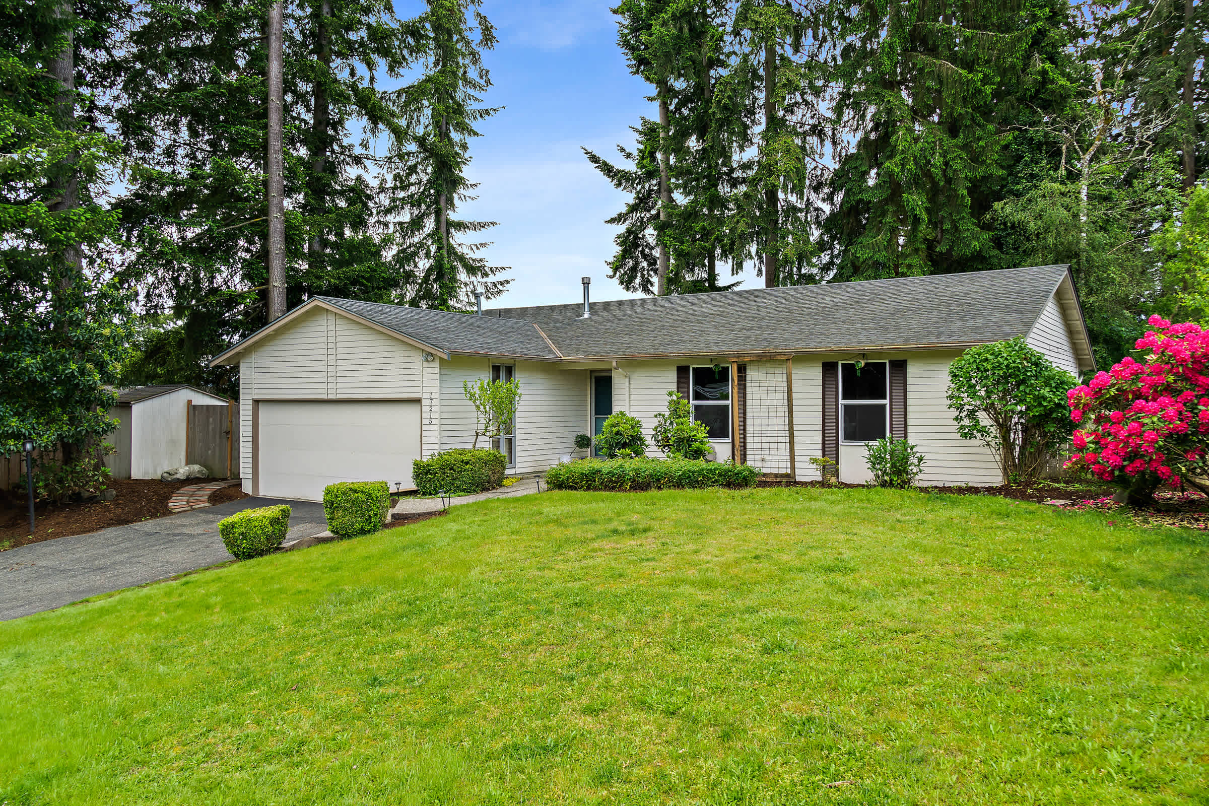 17215 Northeast 16th Place – photo 1