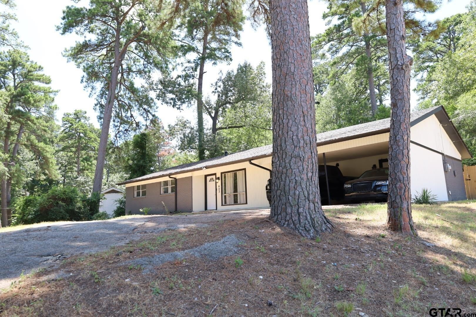 403 Wildwood Dr – photo 3