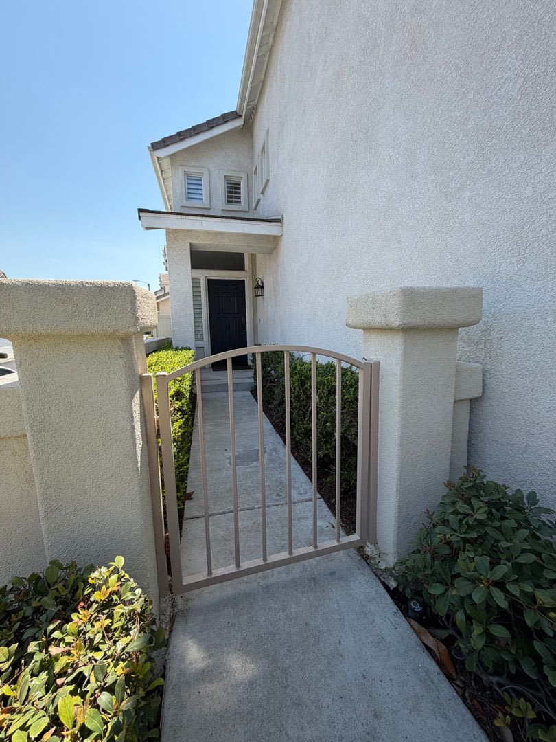 BEAUTIFUL 3 BR/2.5 BATH PLUS LARGE LOFT DETACHED HOME IN GATED COMMUNITY – photo 5