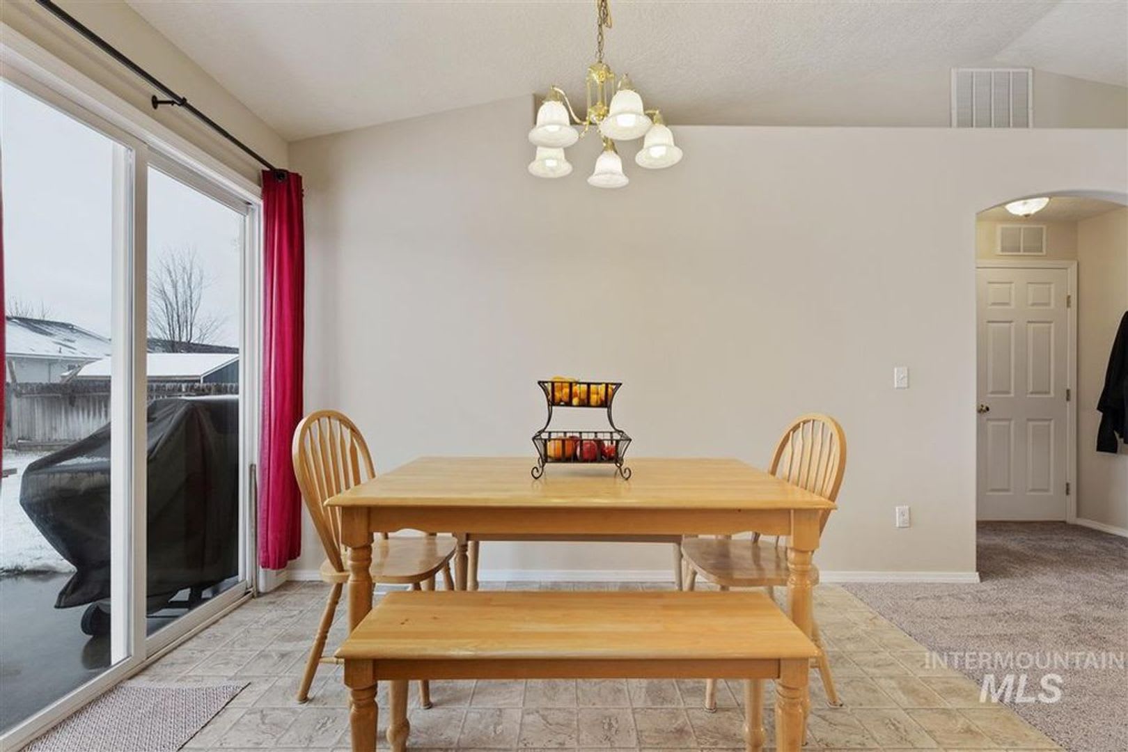 3 Bedroom Home in Nampa _ Pet Friendly! – photo 4
