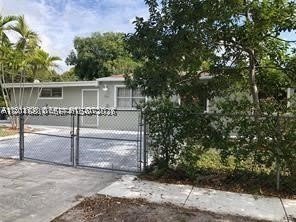 1575 NW 127th St – photo 1
