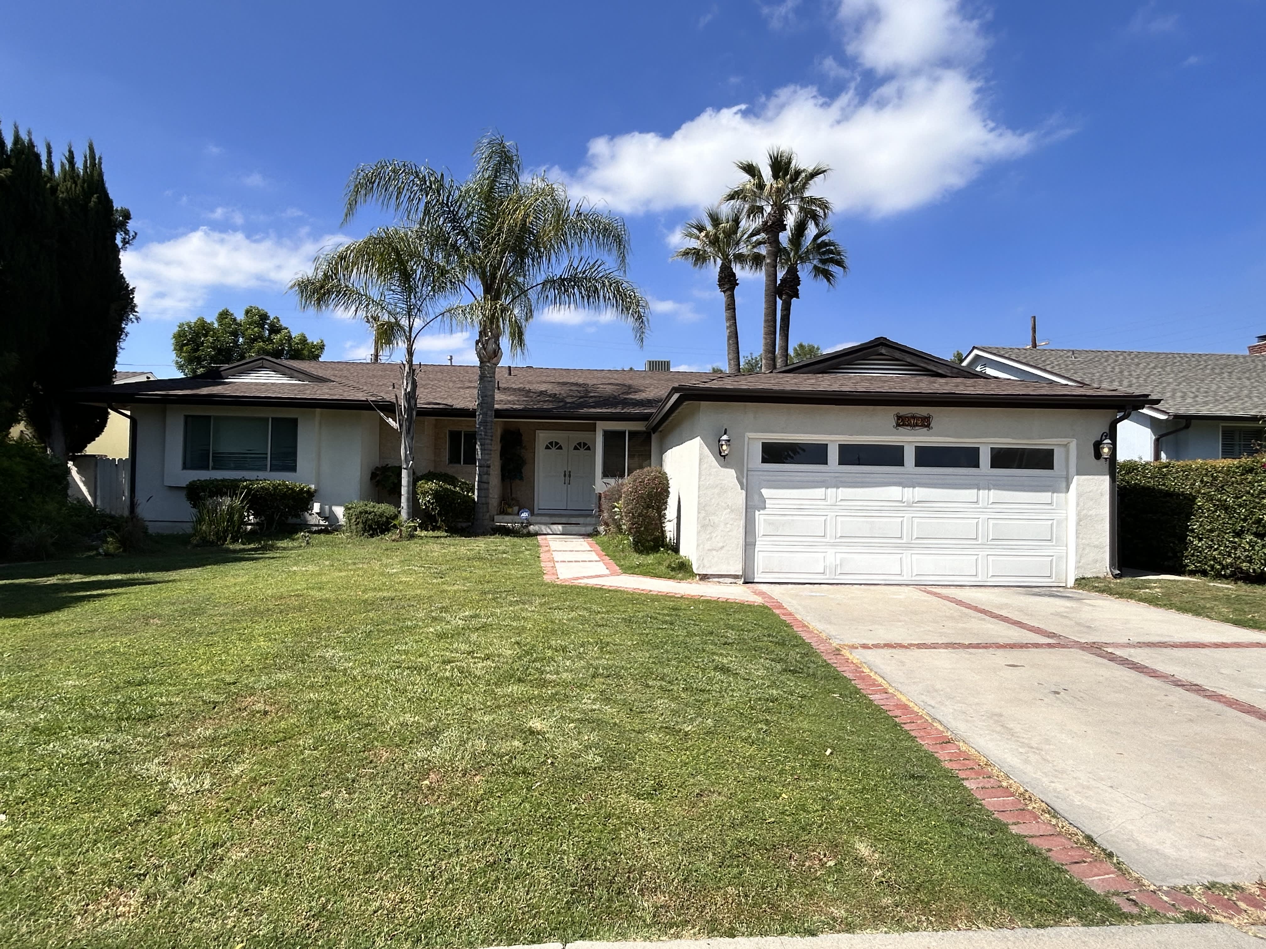 23723 Oxnard St – photo 1