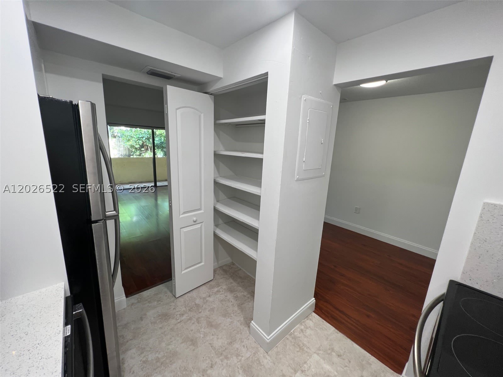 10415 N Kendall Dr – photo 4