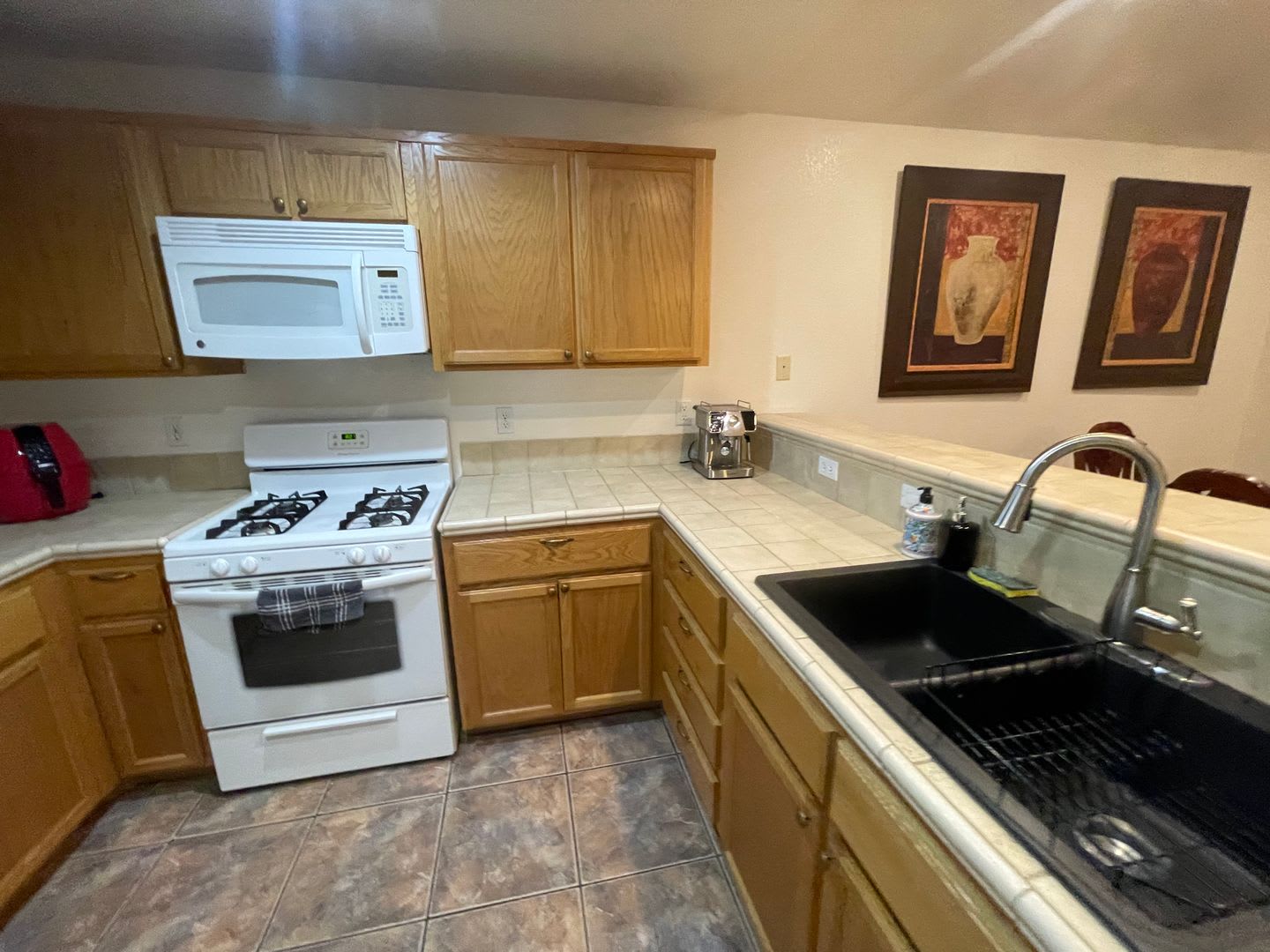 2 Bedroom Home with Private Pool, Include some Utilities – photo 4