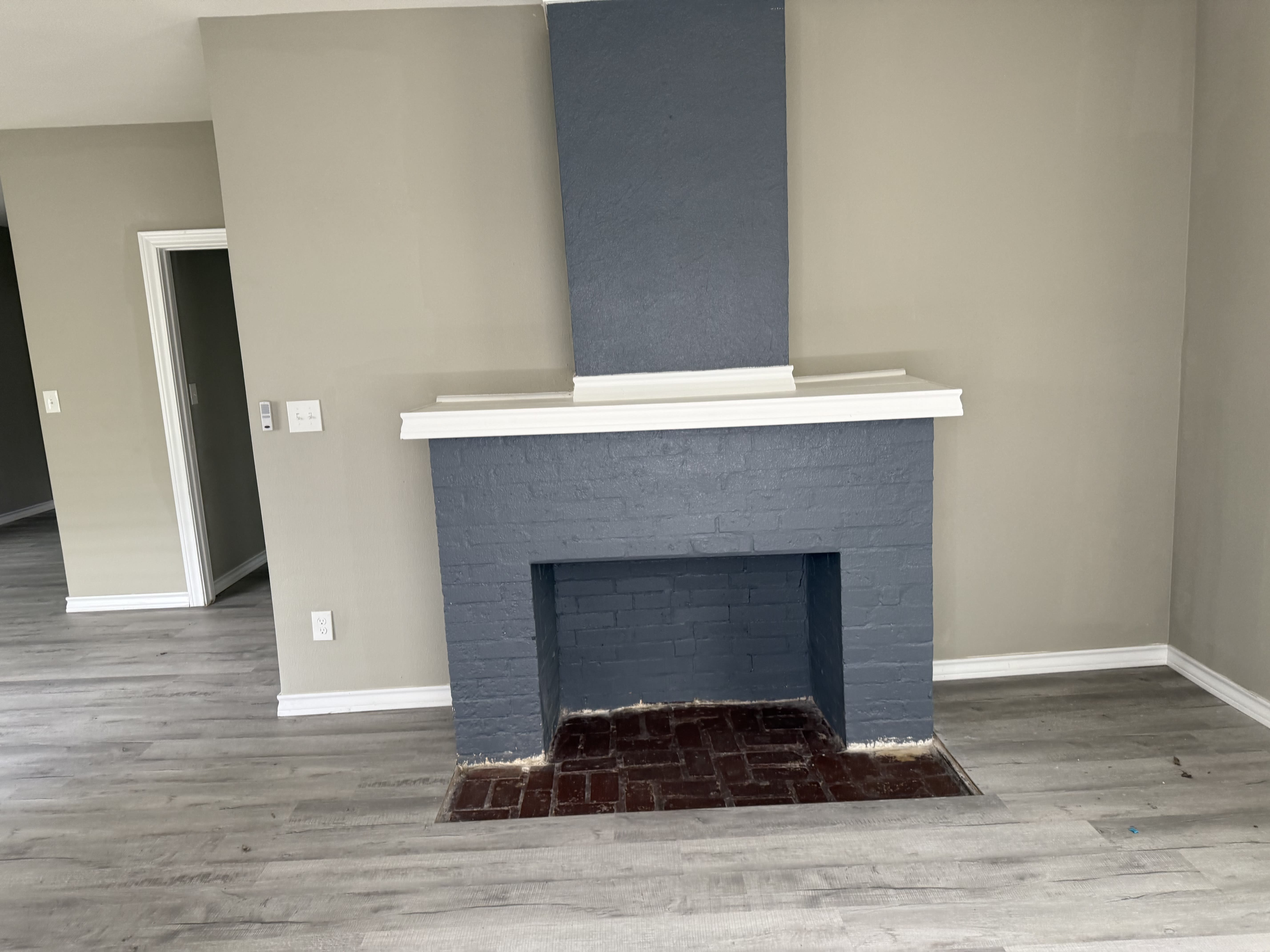 709 E Jackson St – photo 4