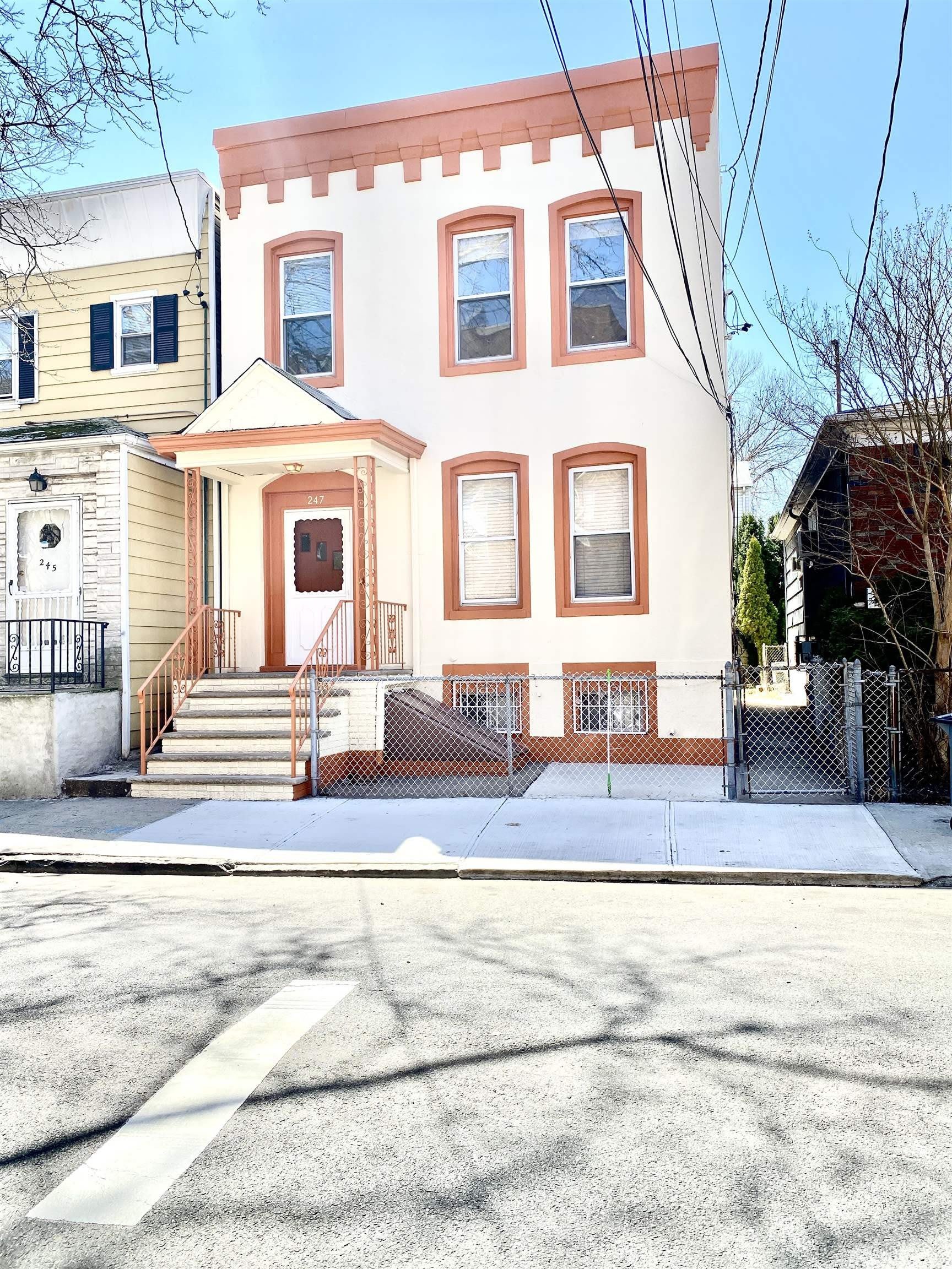 247 Clendenny Ave – photo 4