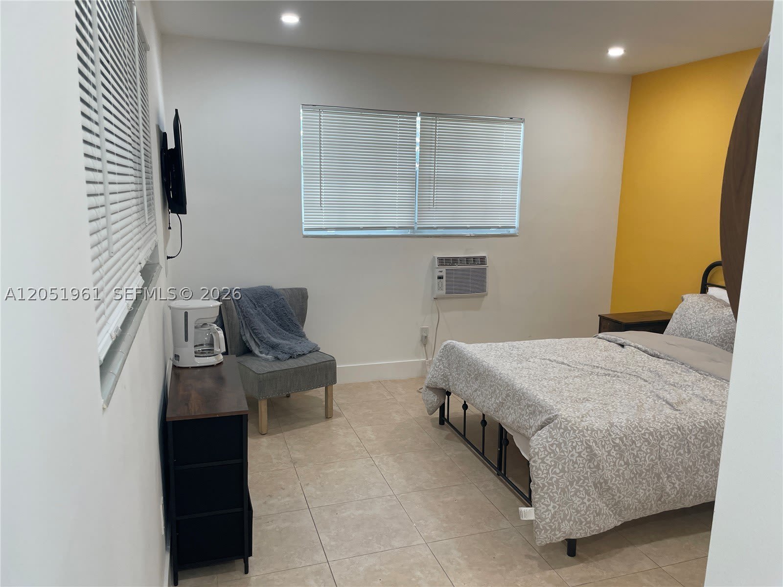 320 NE 160th St – photo 4