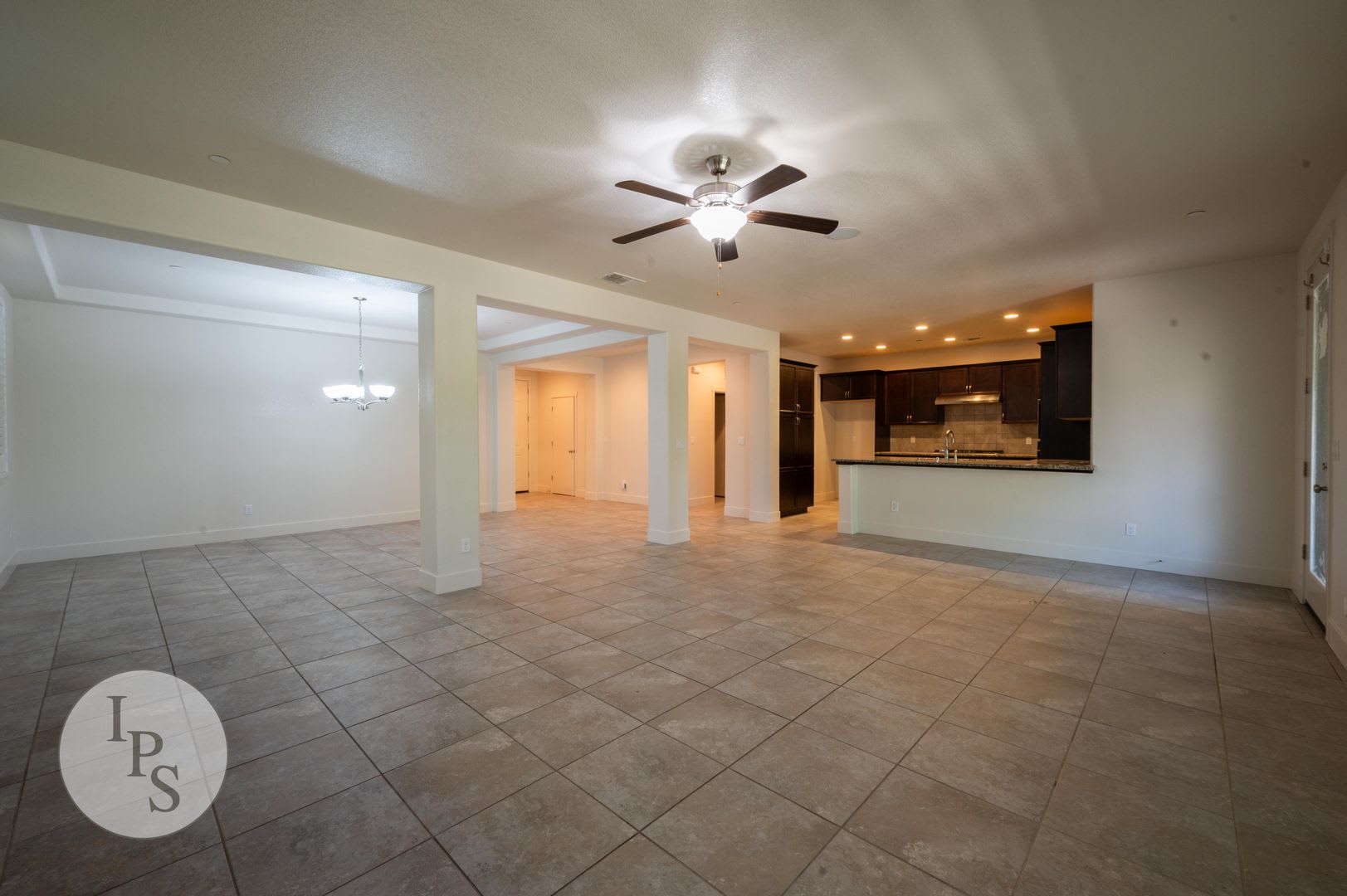 Harlan Ranch Home 4Br 2 5Ba Built 2015 Lots Of Amenities – photo 5
