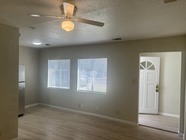 933 Kenwood Avenue 1 – photo 4