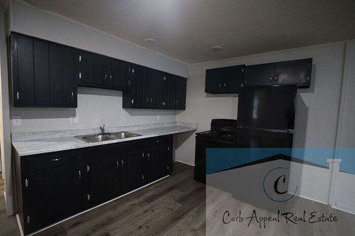 717 Ellis Avenue – photo 2