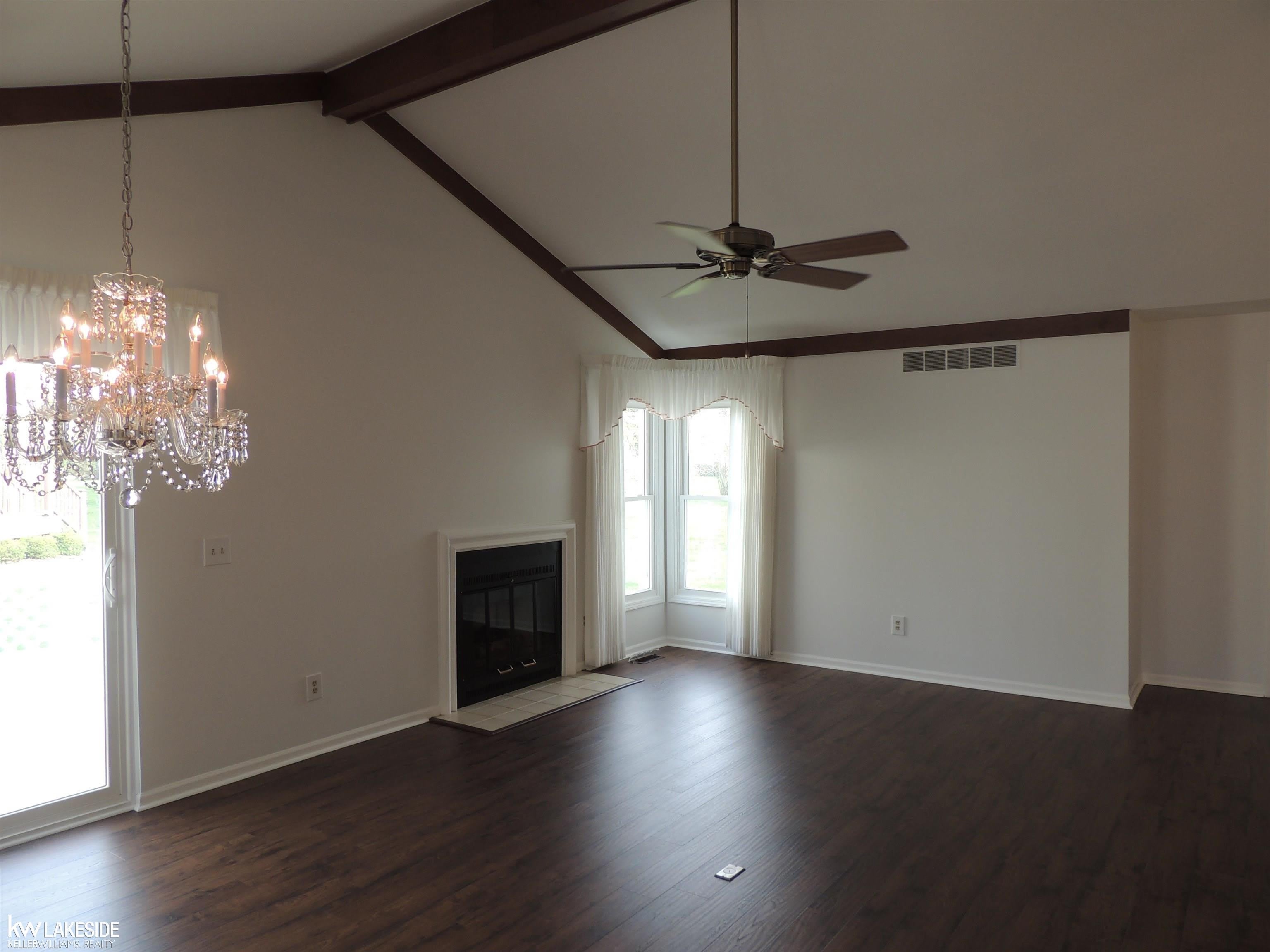 1600 Stonecrest Drive – photo 3