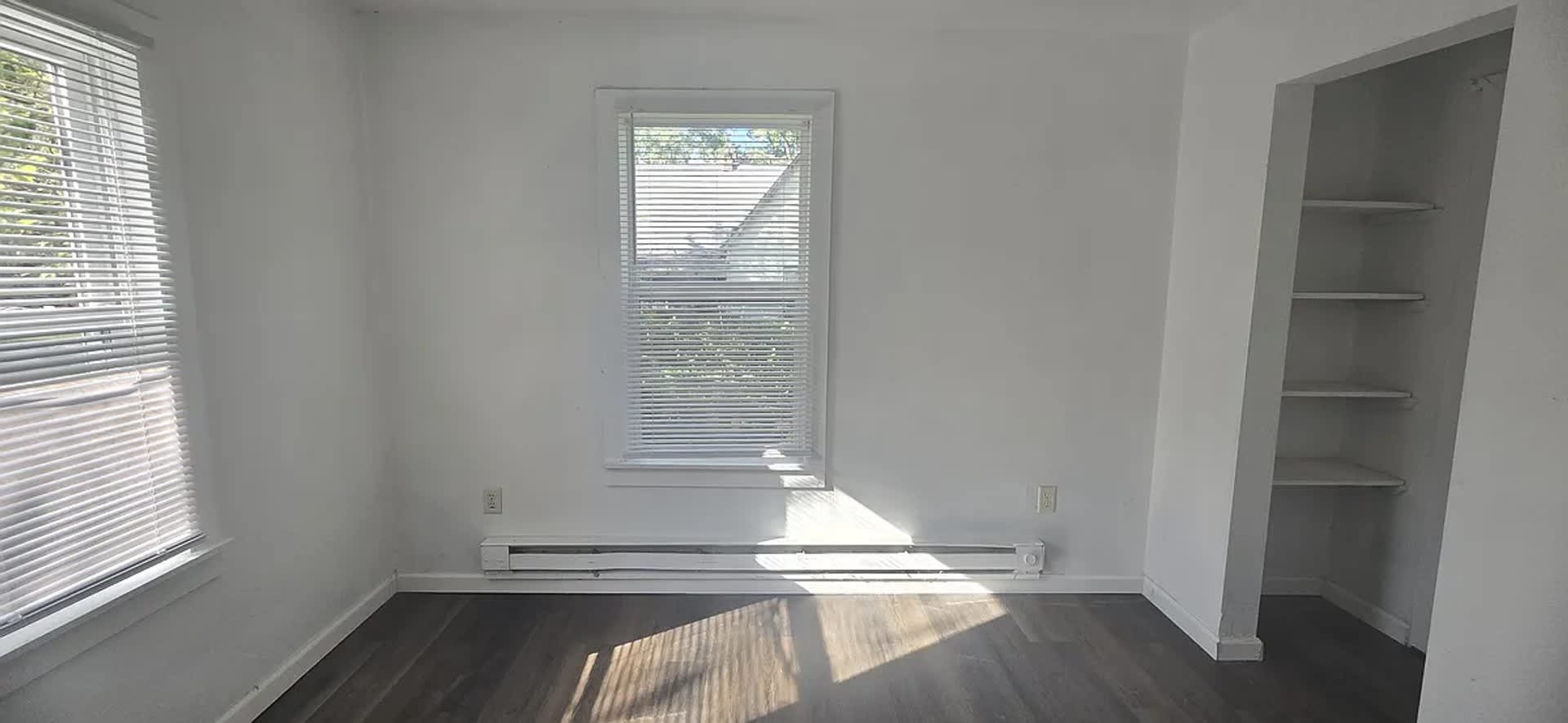 1910 N Benton Ave – photo 5