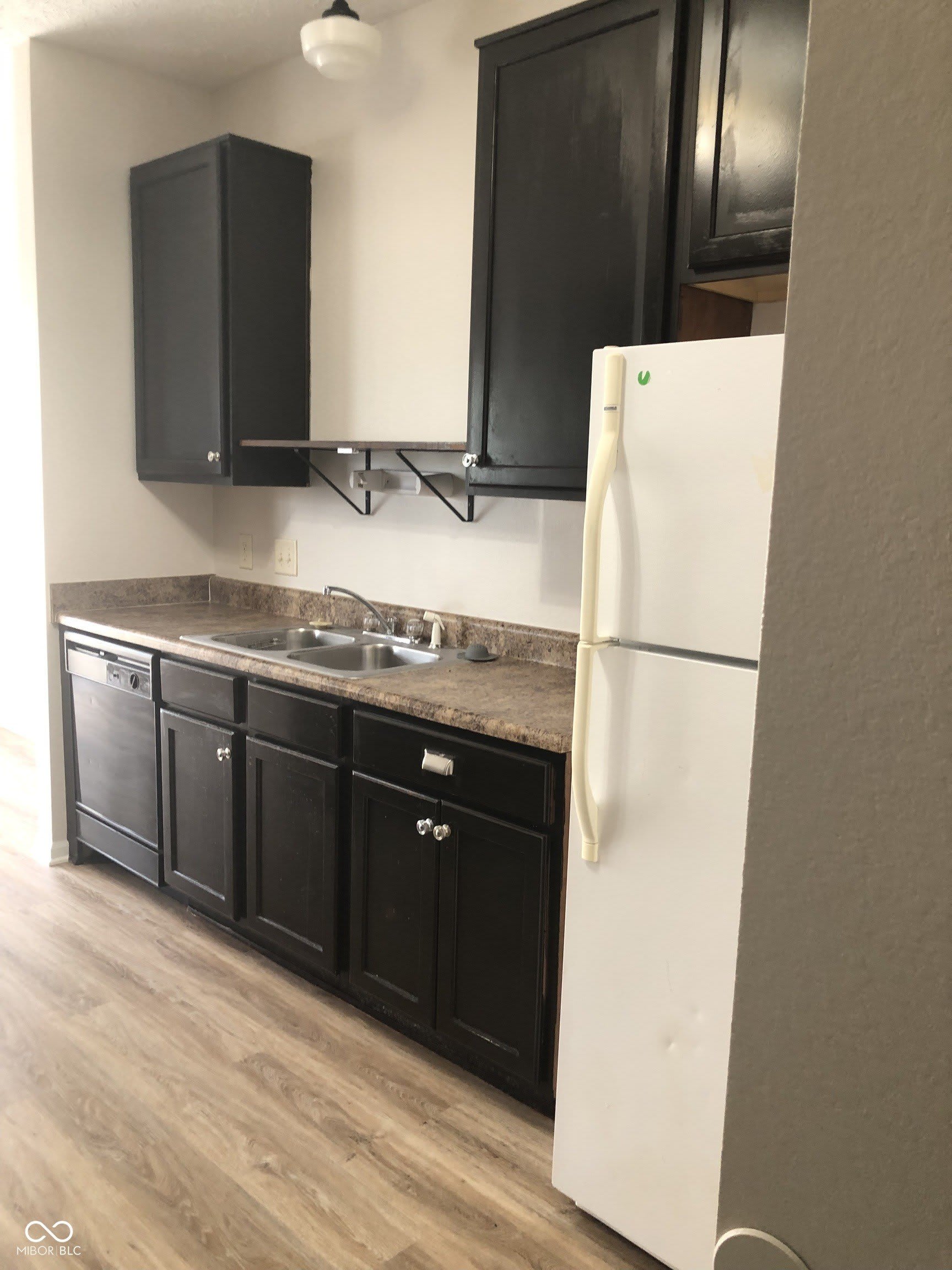 2424 Boyer Lane – photo 3