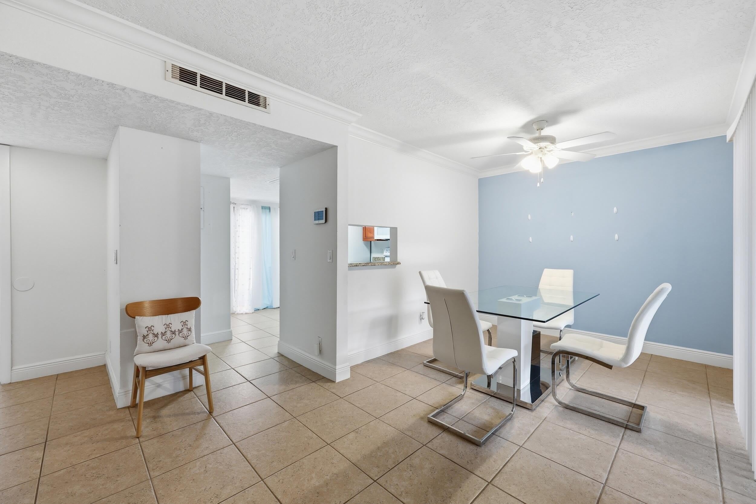 301 Lakewood Drive – photo 2