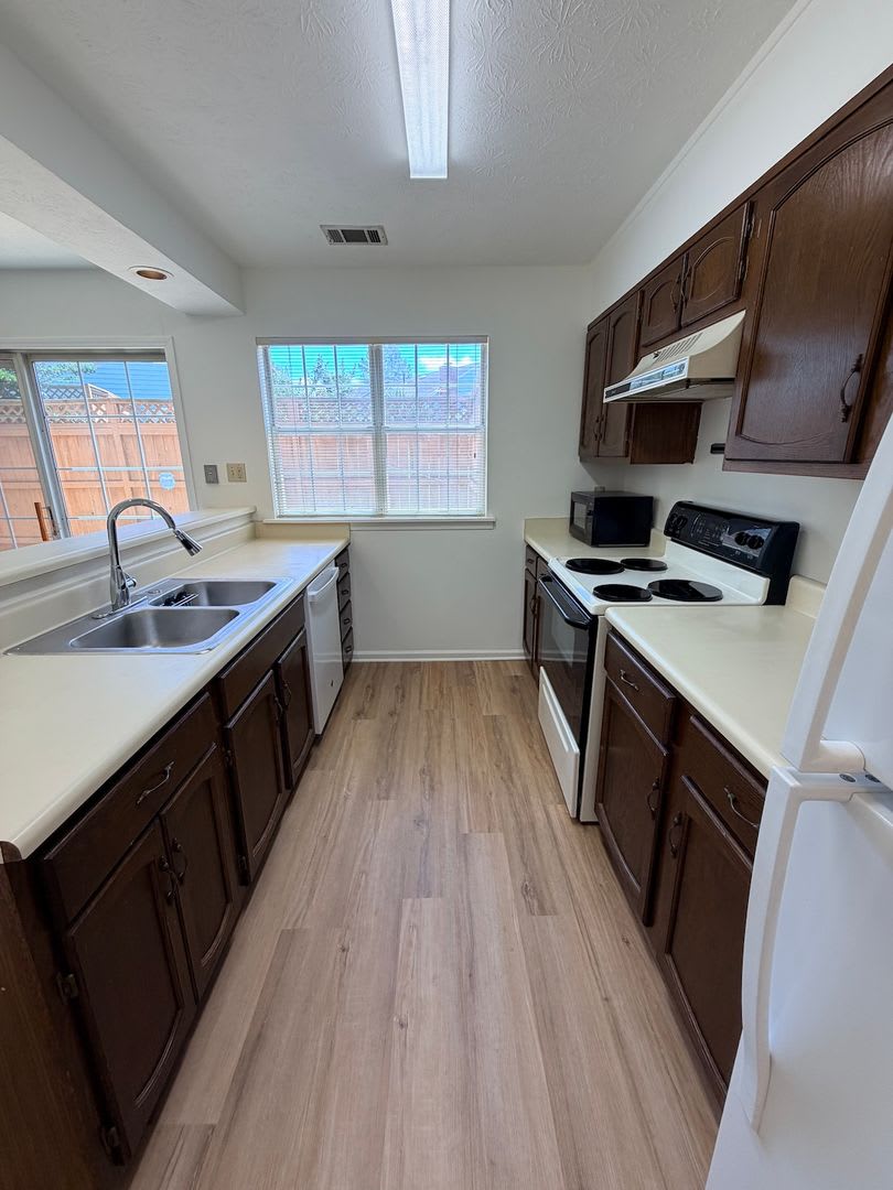 Updated Townhome in Norcross! – photo 5