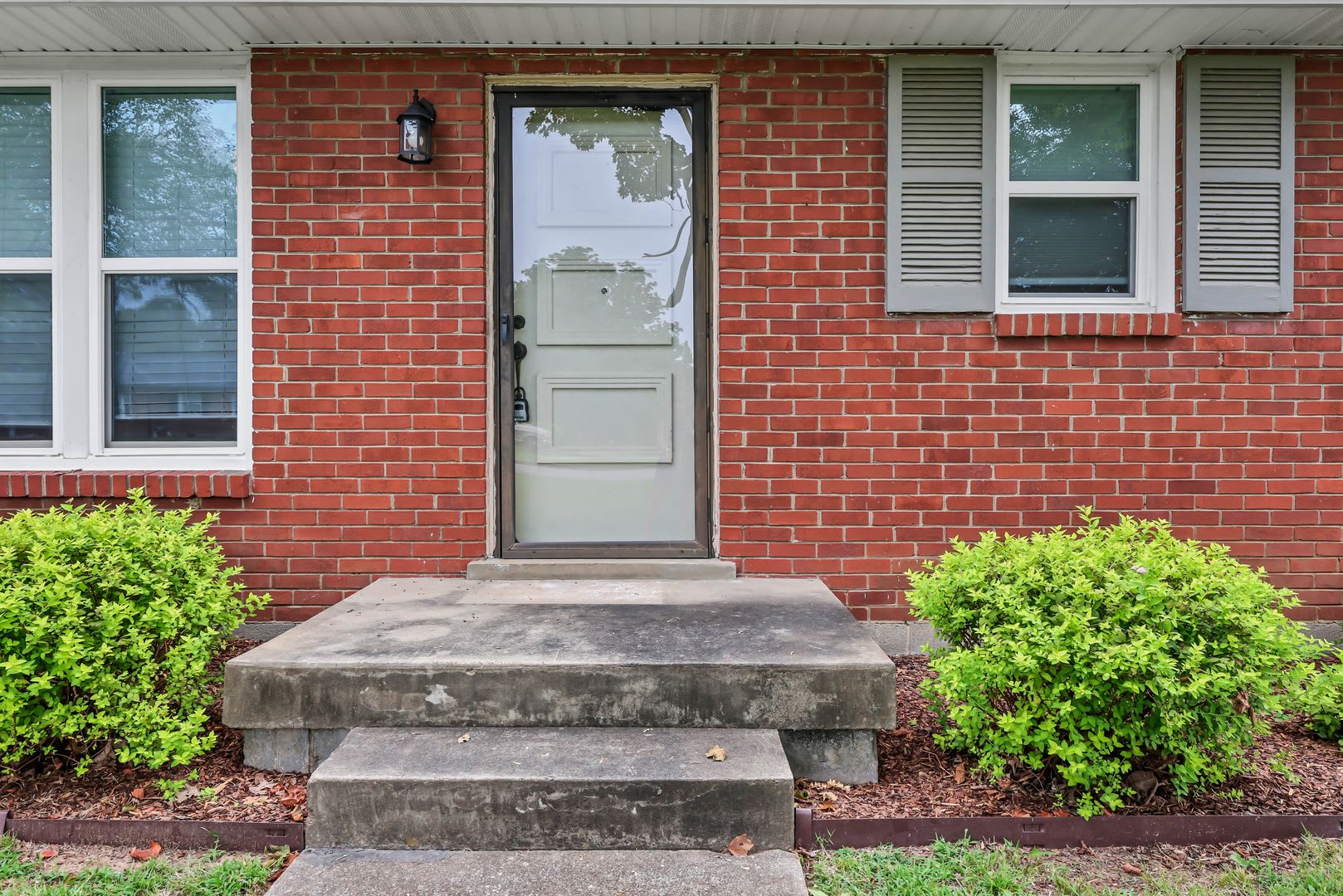 143 N Meadow Ready Now – photo 2