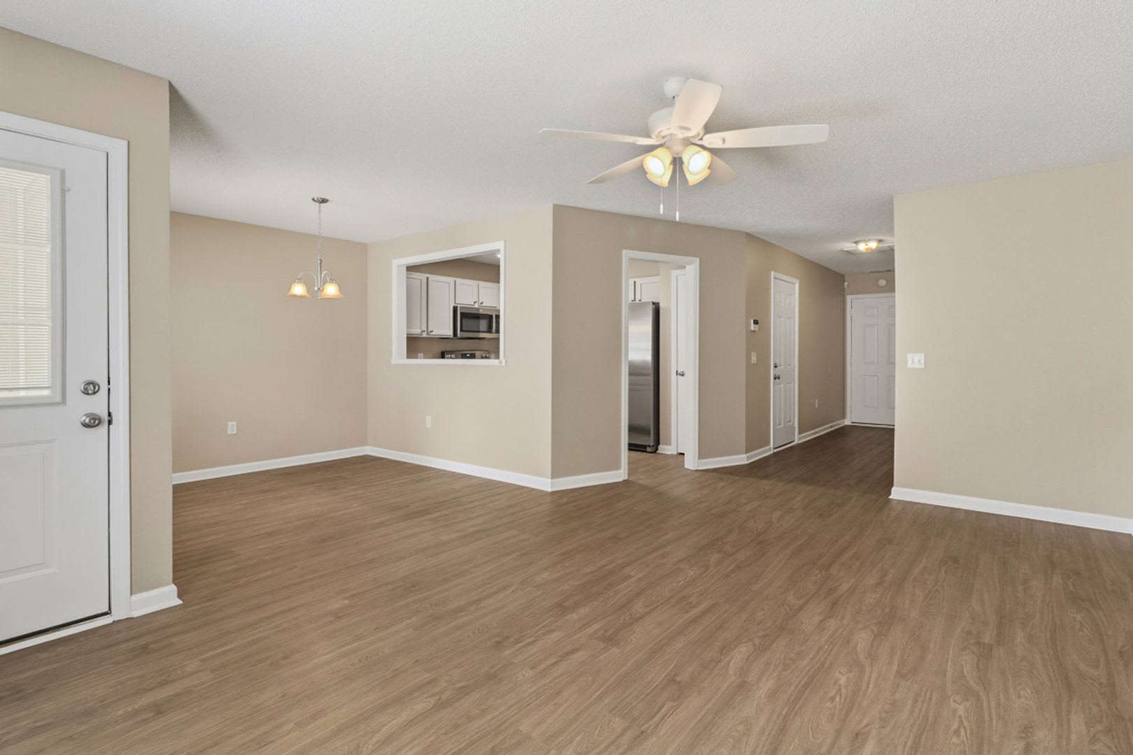 Townhome in Villages at Towne Park – photo 5