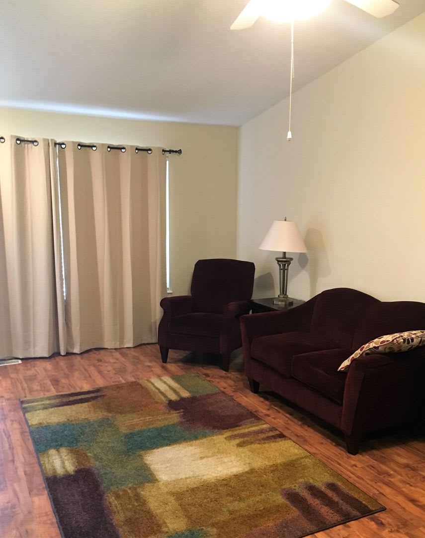Beautiful 2-bed condo available in early October! – photo 2