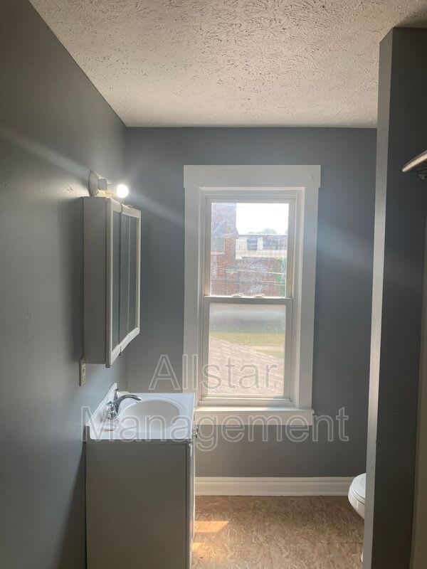 14221 Darley Ave – photo 3