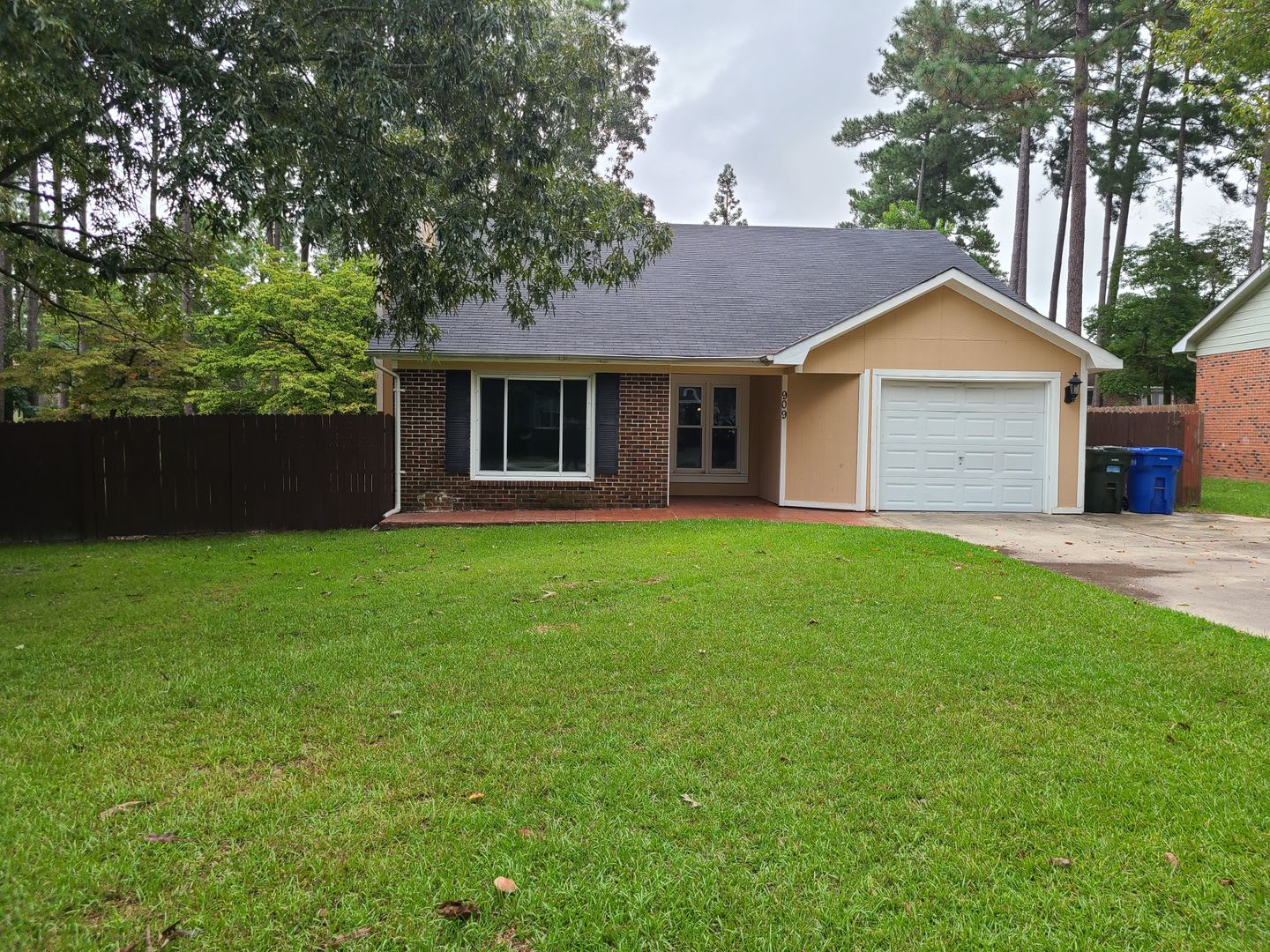 MIDDLE CREEK~909 BRAMBLEWOOD – photo 1