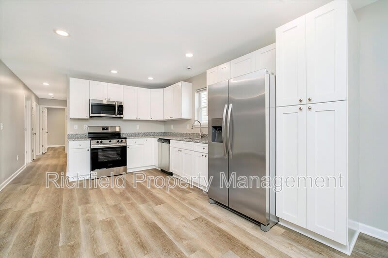 2340 Columbia Avenue – photo 4