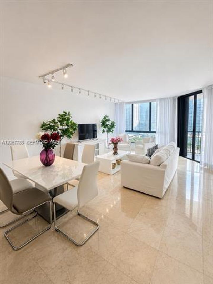 520 Brickell Key Dr cu-A1710, Miami, FL 33131 – photo 4