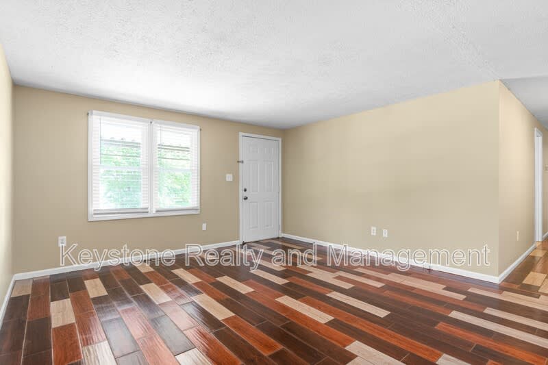 944 Linda Drive – photo 3