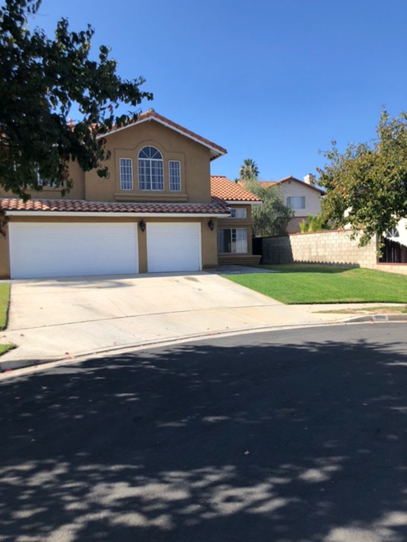 Absolutely stunning, decked out pool home in Corona won't last! – photo 2