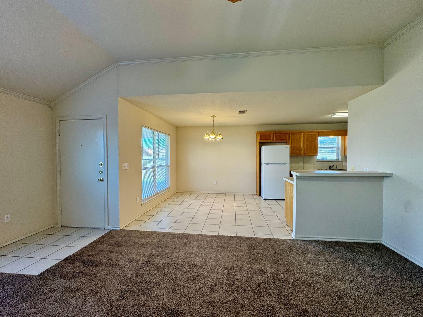 Duplex *LEASING SPECIAL AVAILABLE* – photo 4