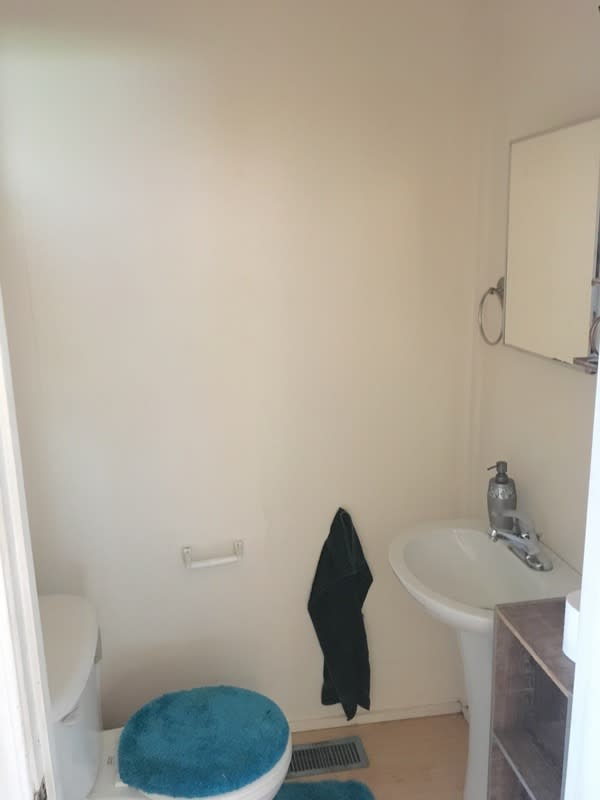 906 Oval St. – photo 4