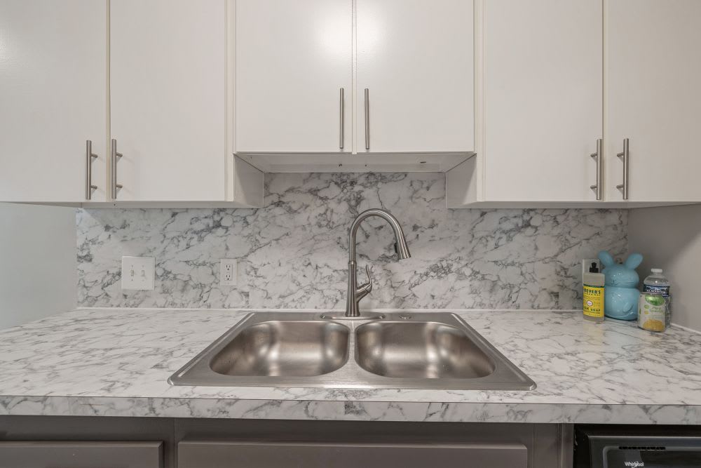 The Ivanhoe Apartments – photo 4