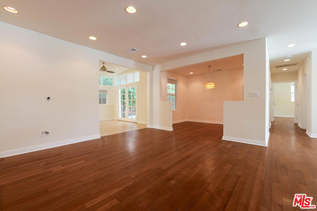 22750 Clarendon Street – photo 2