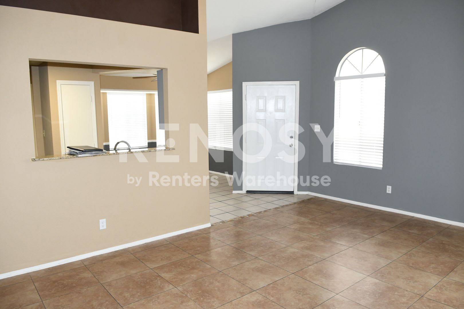 Ideal 3 Br 2 Ba 2 Car Garage Home Near the 51 and Union Hills in Phoenix – photo 4
