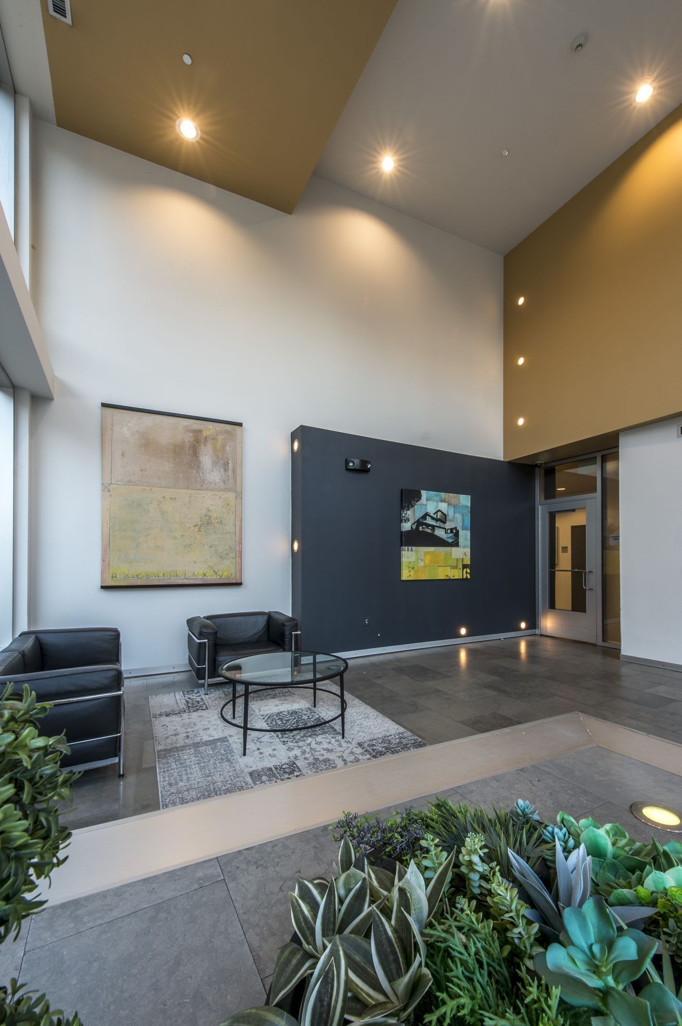 160 East Berkeley Street – photo 3