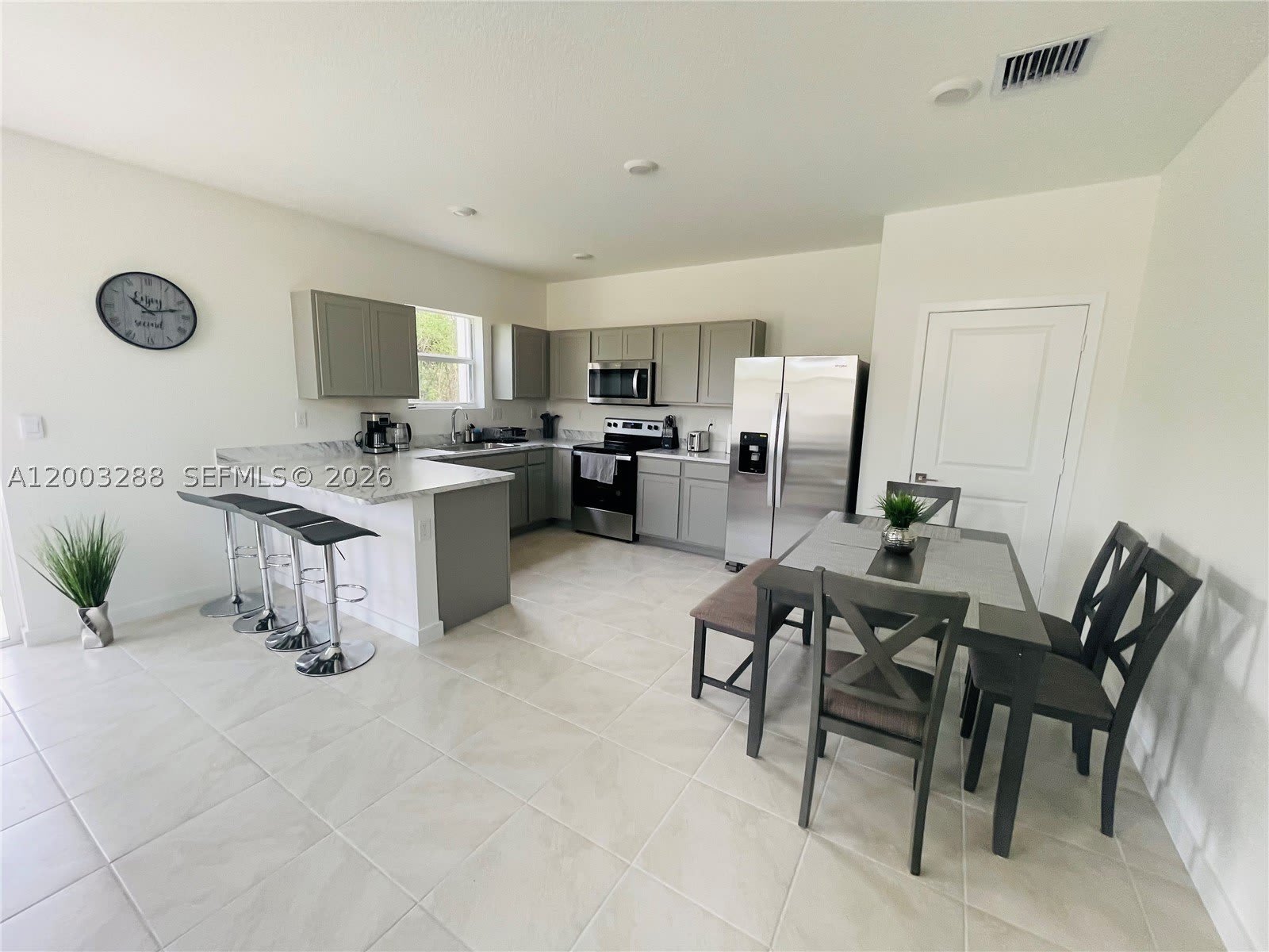 916 SE 19th St – photo 3