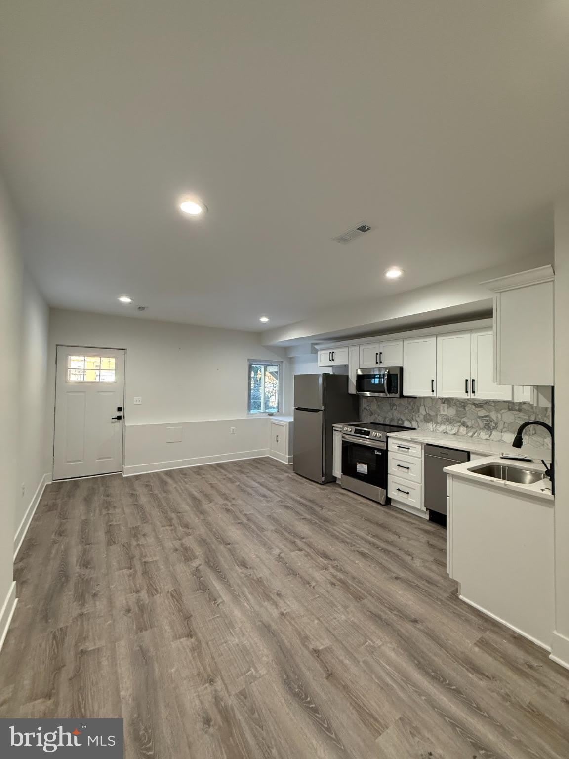 3923 ROLAND Avenue – photo 4