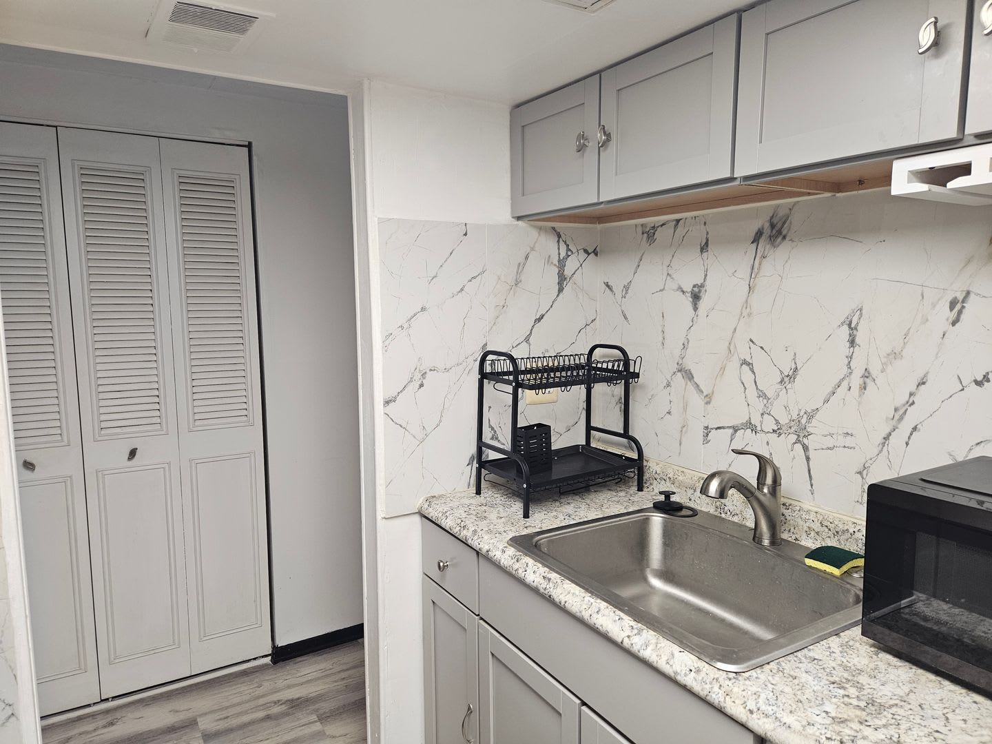Available NOW: Updated 2 Bedroom Apartment in Bridgeville – photo 4