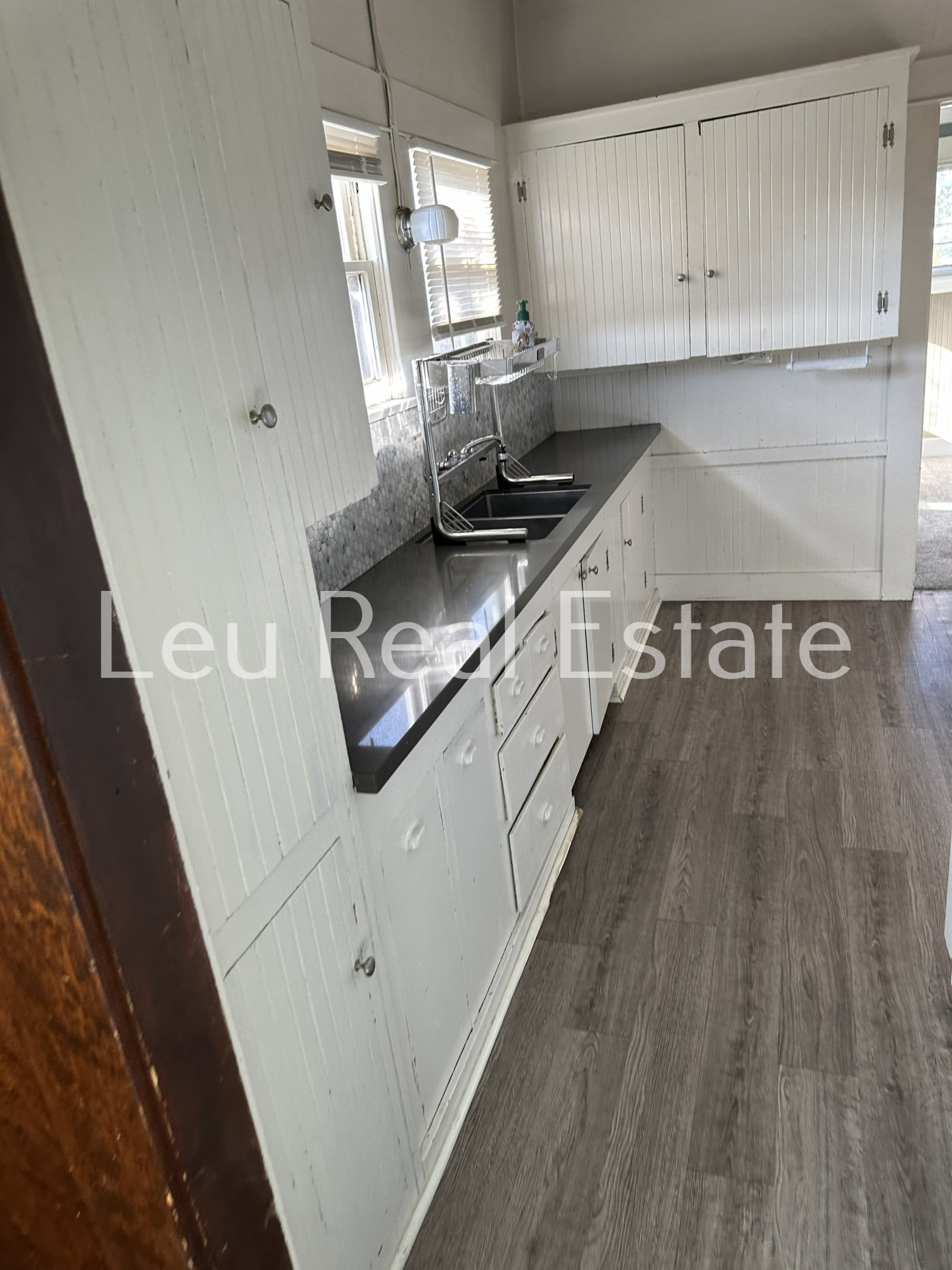 122 Grove St – photo 4