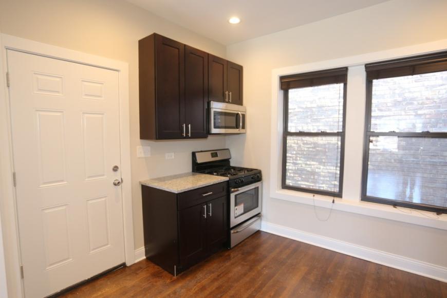 527 W Barry – photo 5