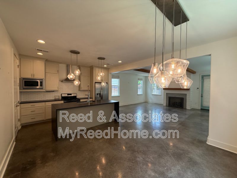 1080 Blythe St – photo 5