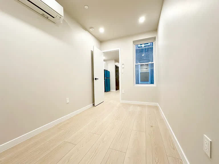 1667 Putnam Ave Apt 12D – photo 4